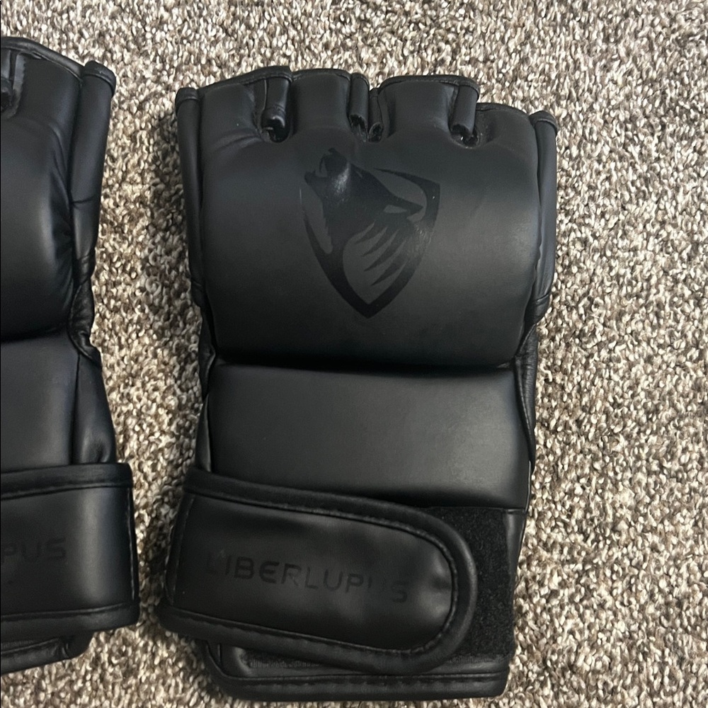 Liberlupus Black MMA Gloves L/XL - Picture 3 of 5